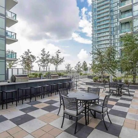 Ultra Luxurious 2.5 Bedroom 2 Full Bathroom 1 Parking Condo Near Sq1 Striking Views Миссиссага Экстерьер фото