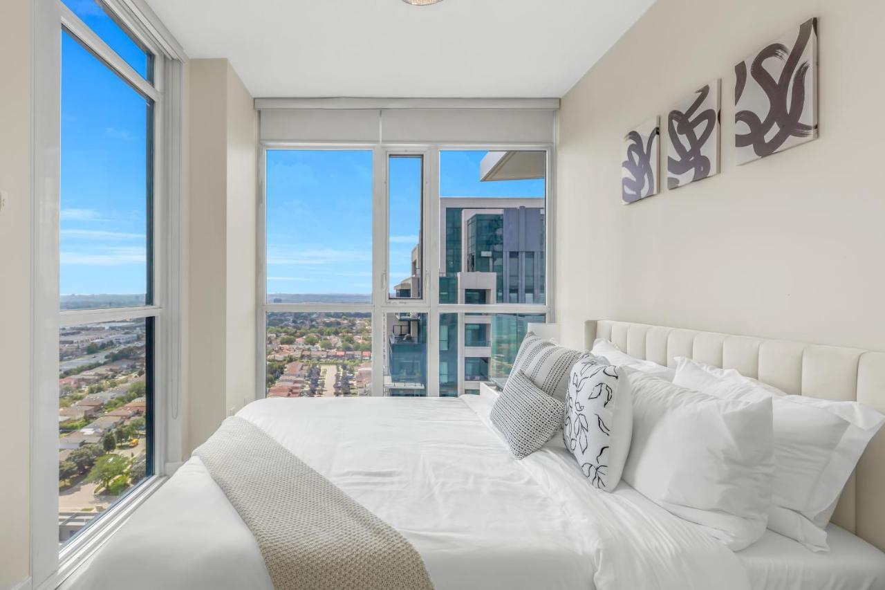 Ultra Luxurious 2.5 Bedroom 2 Full Bathroom 1 Parking Condo Near Sq1 Striking Views Миссиссага Экстерьер фото