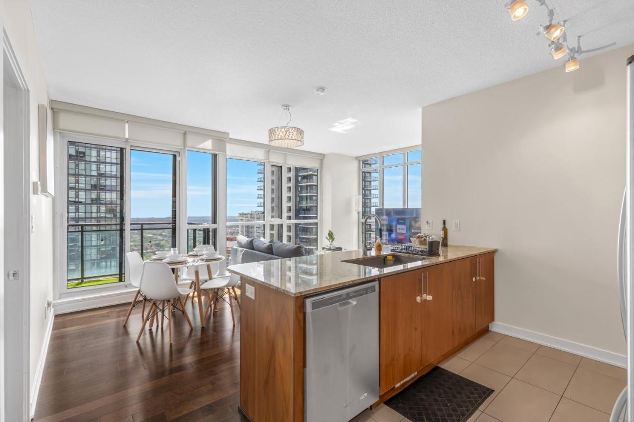 Ultra Luxurious 2.5 Bedroom 2 Full Bathroom 1 Parking Condo Near Sq1 Striking Views Миссиссага Экстерьер фото