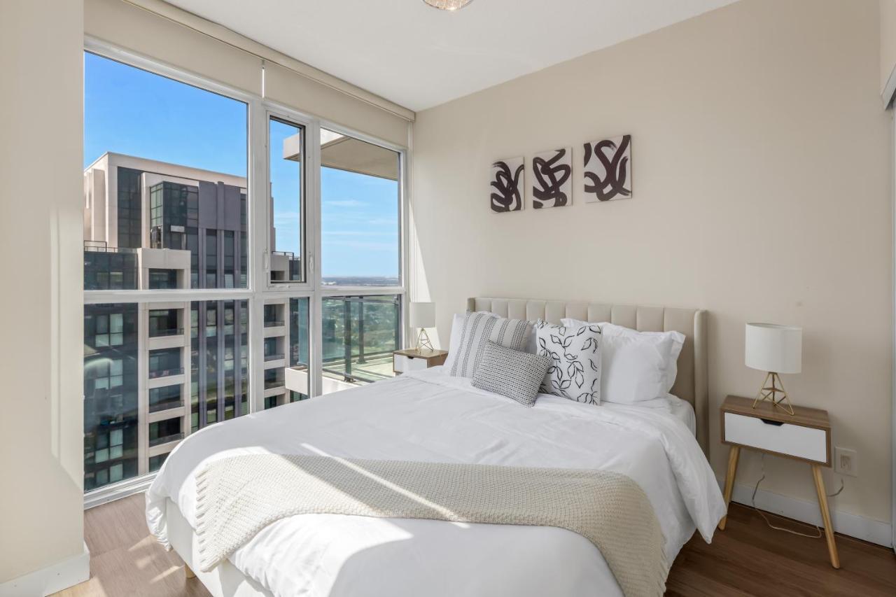 Ultra Luxurious 2.5 Bedroom 2 Full Bathroom 1 Parking Condo Near Sq1 Striking Views Миссиссага Экстерьер фото