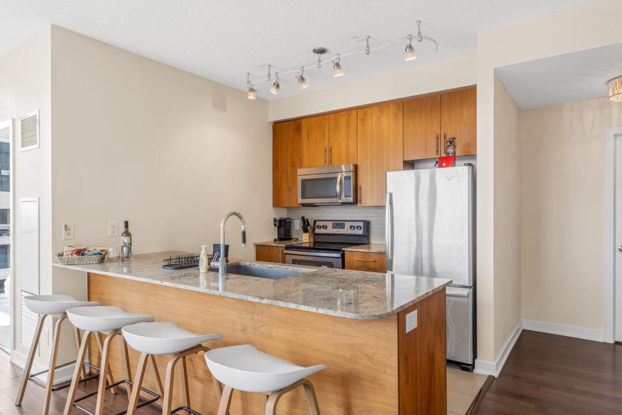 Ultra Luxurious 2.5 Bedroom 2 Full Bathroom 1 Parking Condo Near Sq1 Striking Views Миссиссага Экстерьер фото