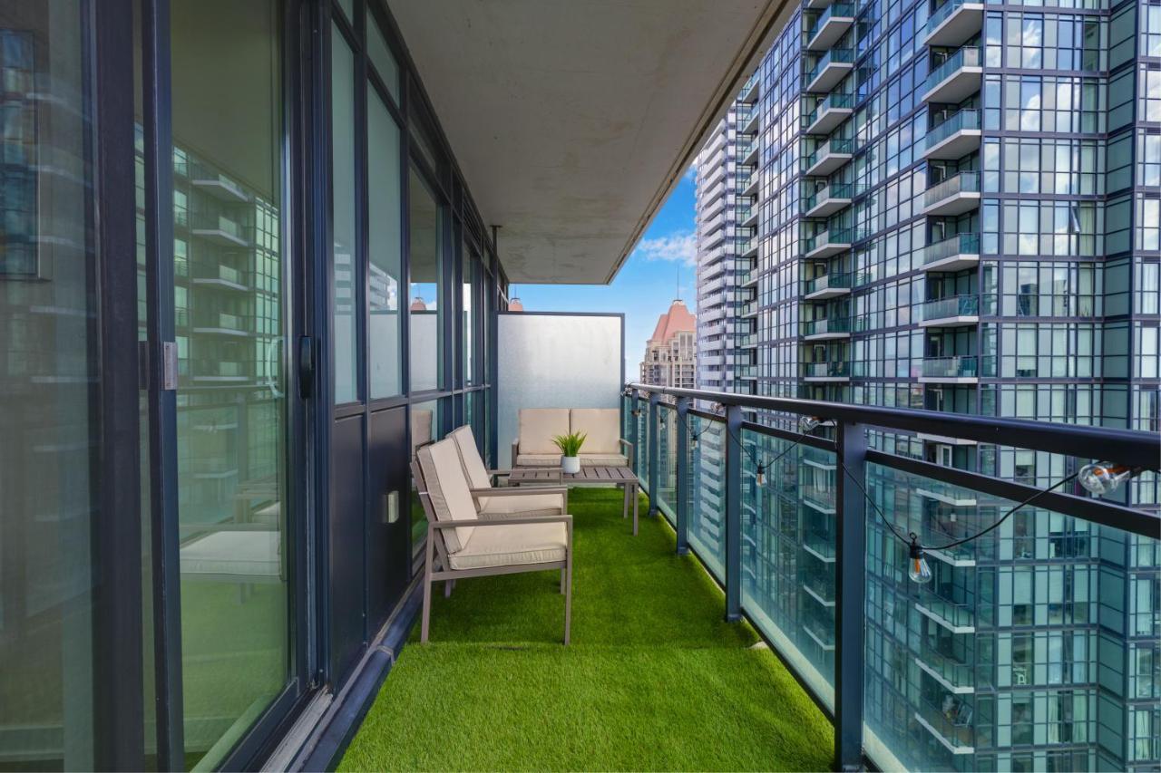 Ultra Luxurious 2.5 Bedroom 2 Full Bathroom 1 Parking Condo Near Sq1 Striking Views Миссиссага Экстерьер фото