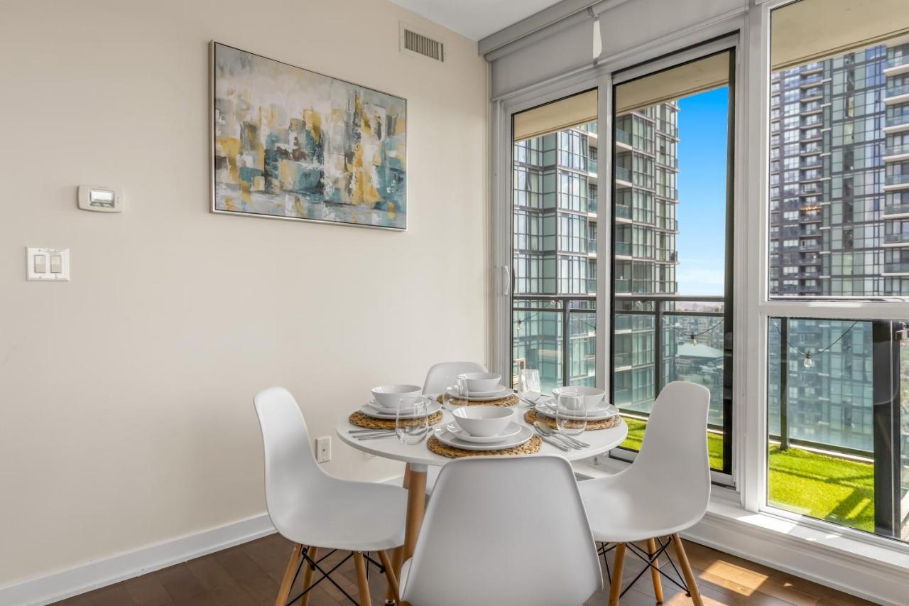 Ultra Luxurious 2.5 Bedroom 2 Full Bathroom 1 Parking Condo Near Sq1 Striking Views Миссиссага Экстерьер фото