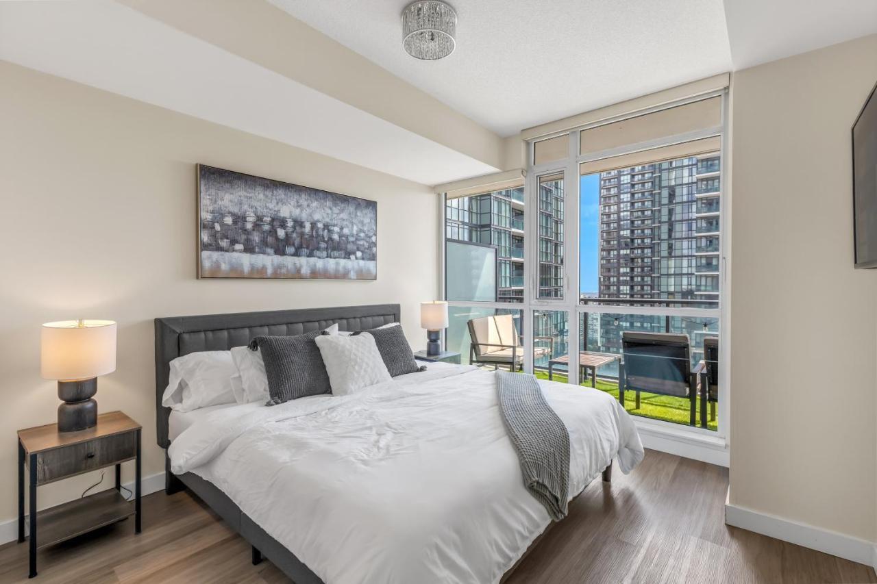 Ultra Luxurious 2.5 Bedroom 2 Full Bathroom 1 Parking Condo Near Sq1 Striking Views Миссиссага Экстерьер фото