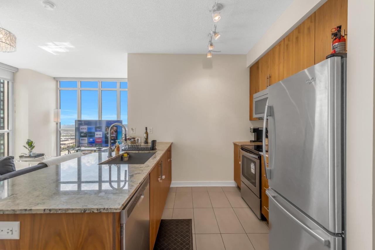 Ultra Luxurious 2.5 Bedroom 2 Full Bathroom 1 Parking Condo Near Sq1 Striking Views Миссиссага Экстерьер фото