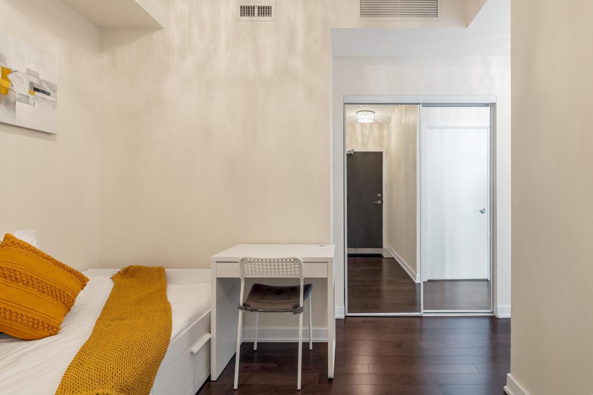 Ultra Luxurious 2.5 Bedroom 2 Full Bathroom 1 Parking Condo Near Sq1 Striking Views Миссиссага Экстерьер фото